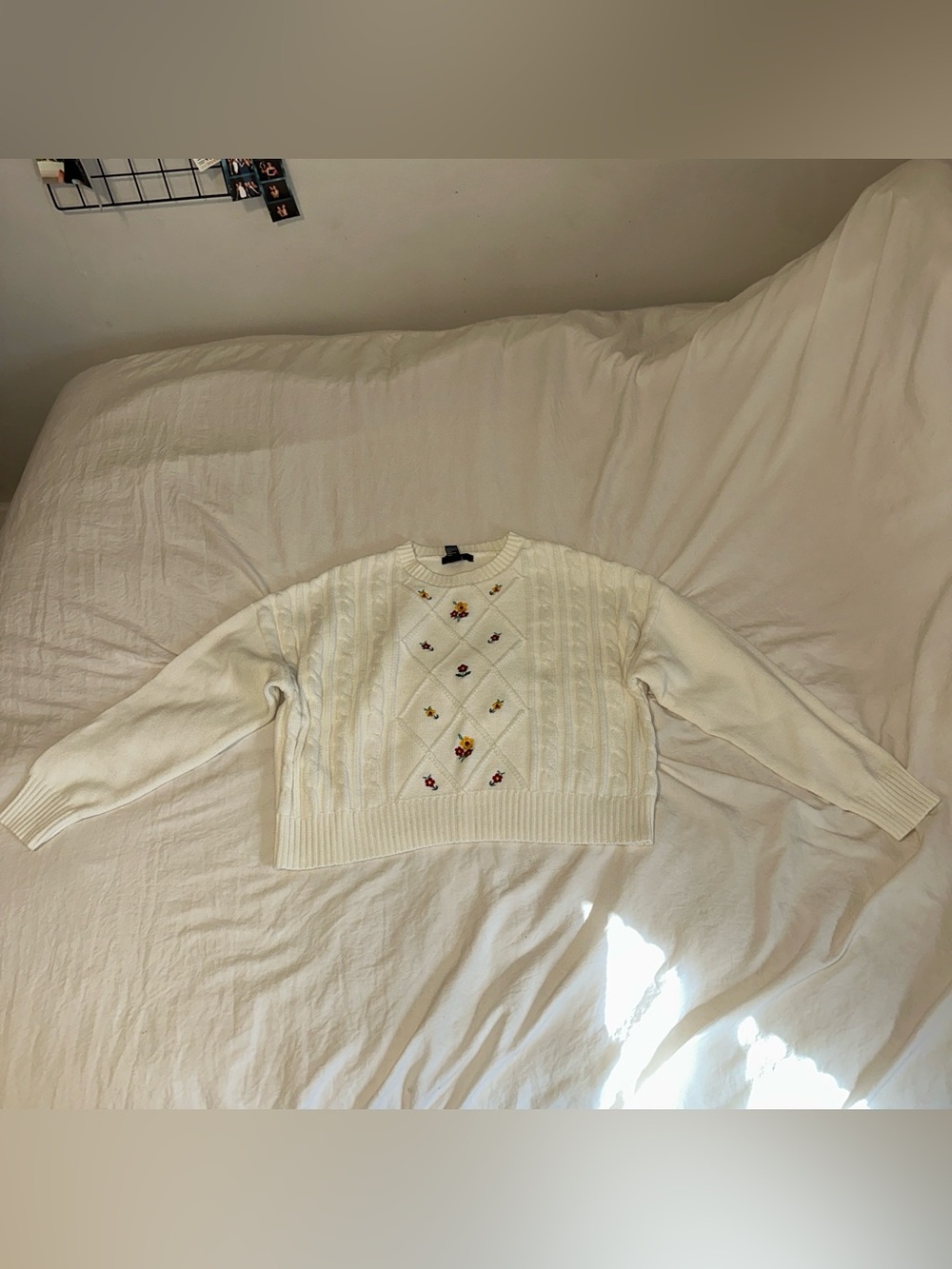 Forever 21 Floral Sweater Size M